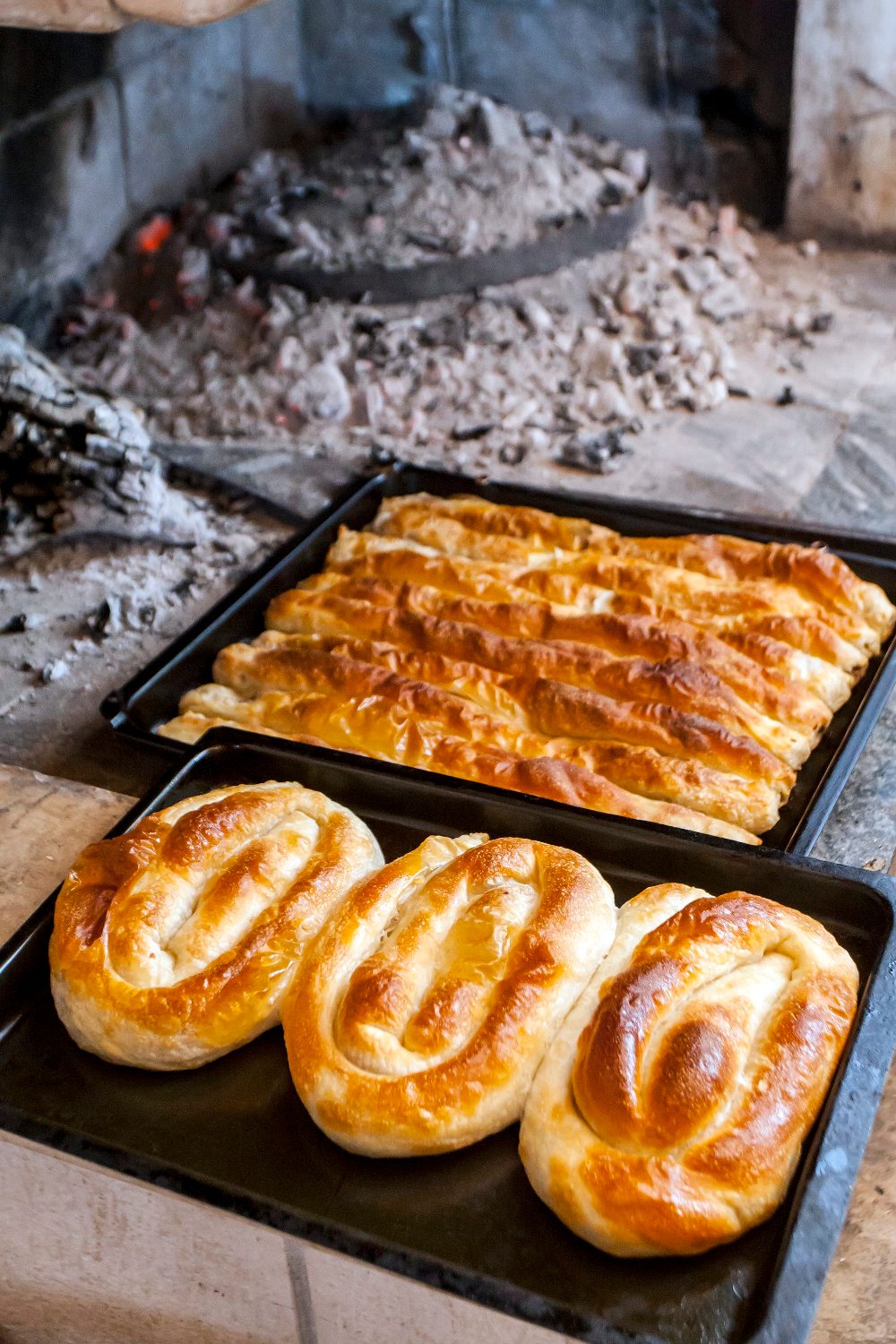 Klobuk, Ljubuski, 191117.
Priprema rucka kod obitelji Culjak.
Na fotografiji: priprema bureka.
Foto: Tomislav Kristo / CROPIX